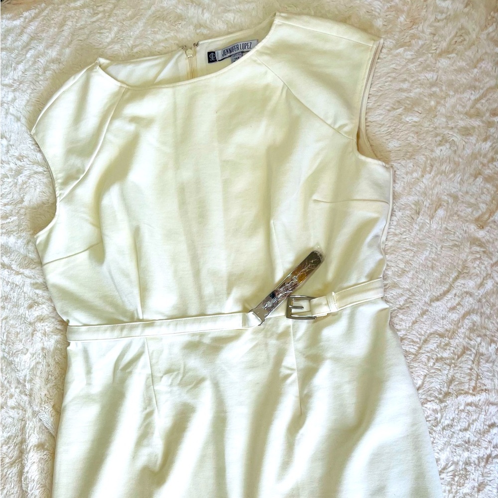 Jennifer Lopez white dress size 14P with silver belt attached. New without tag.